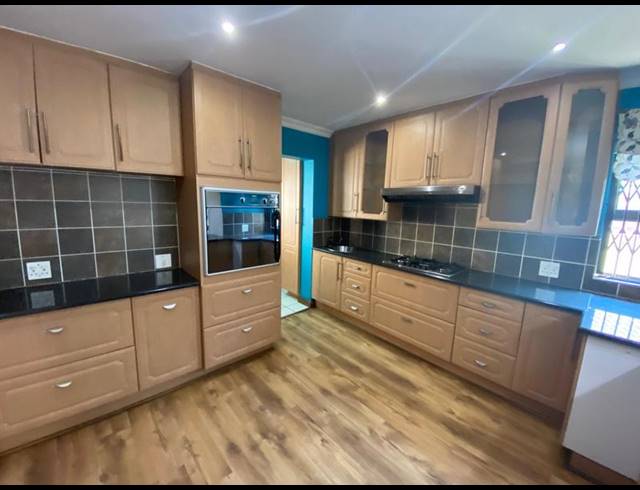 3 BEDROOM PROPERTY TO RENT IN GLEN MARAIS